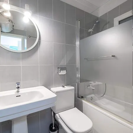 Charming 1 Bedroom With Seaview And Pool Appartamento *